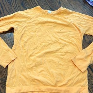 Long sleeve athletic shirt